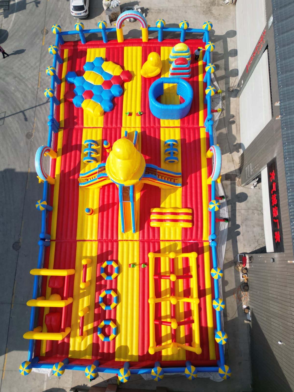 Inflatable Obstacle Course & Maze Park