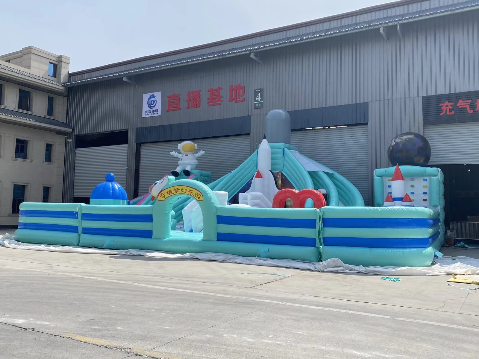 Space Astronaut Inflatable Theme Park photo 2